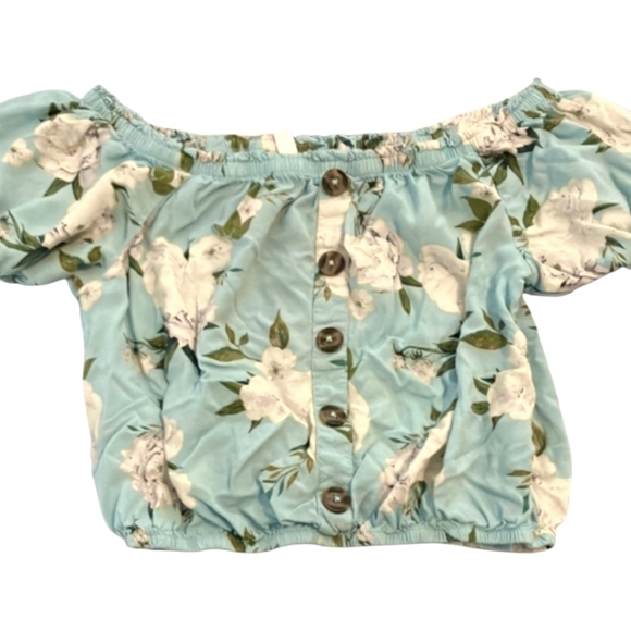 💚 3 For $15 FLORAL Off Shoulder Crop Top Womans Med Blue White - Picture 1 of 3